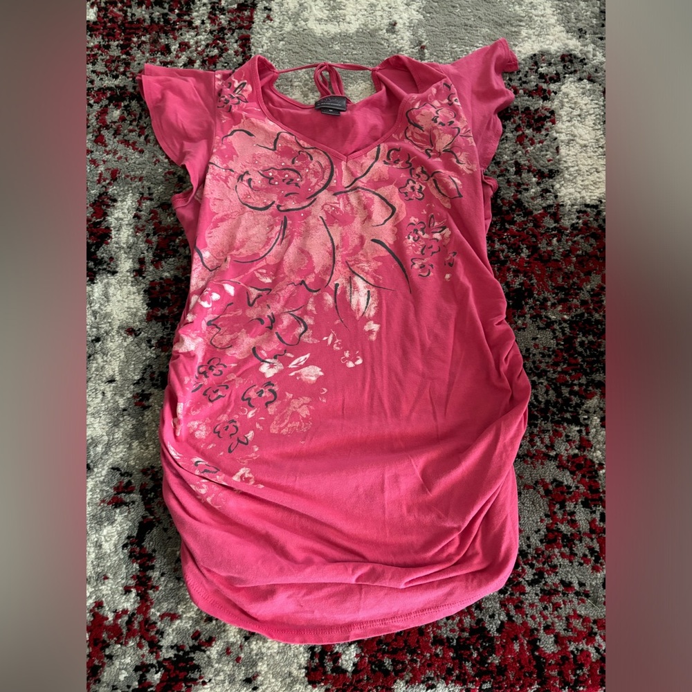 Oh Baby by Motherhood maternity short-sleeved shirt - size M.